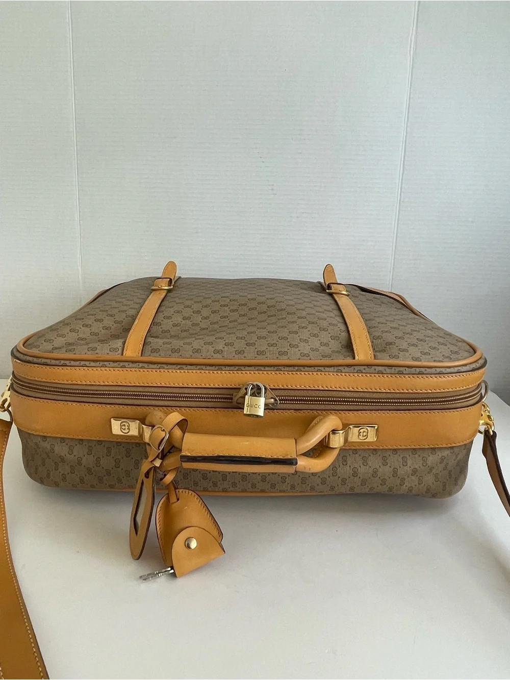 Gucci GG Supreme suitcase